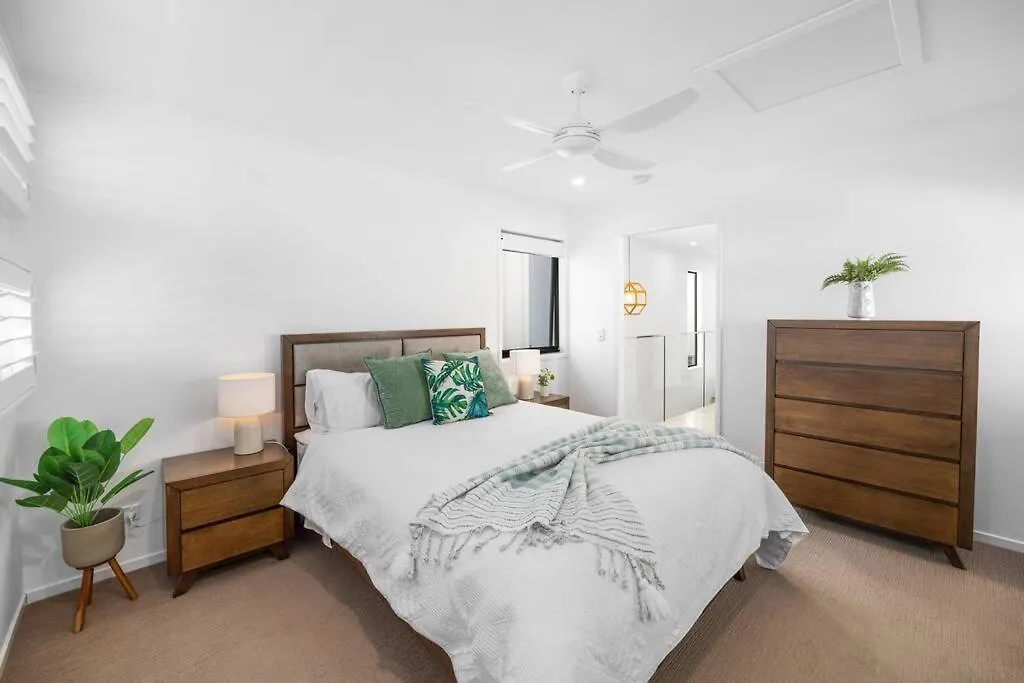 Holiday home Absolute Beachfront Marcoola 4Bd, Heated Spa Australia