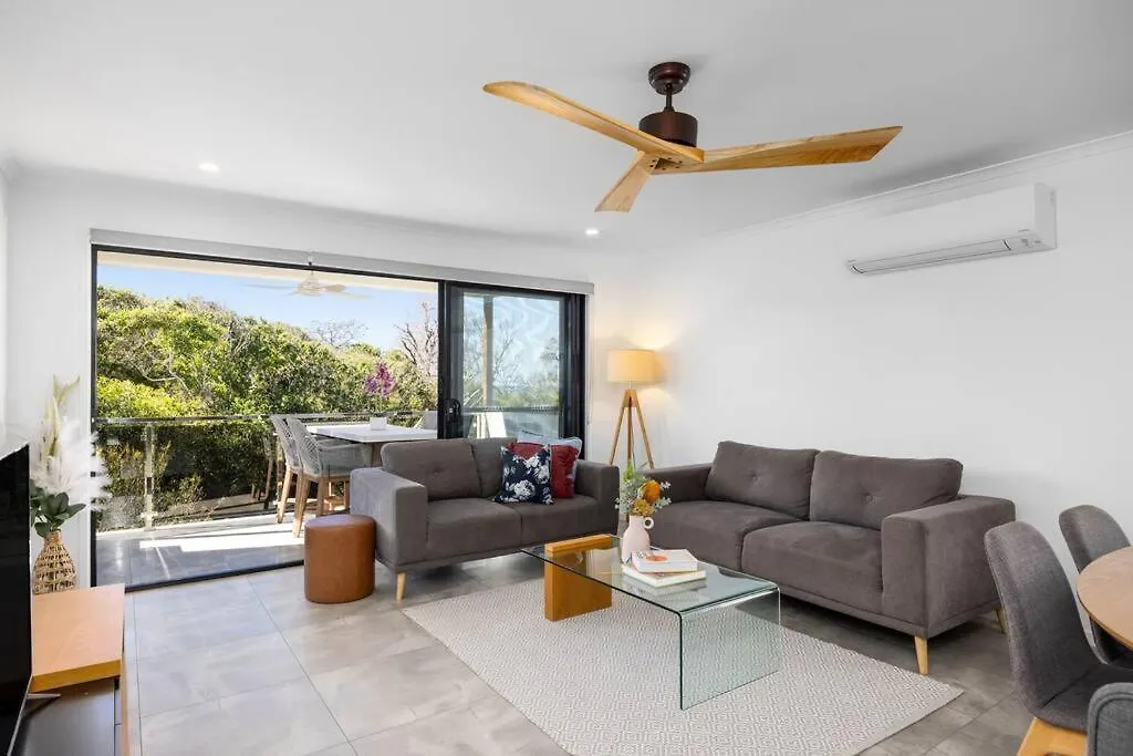 Absolute Beachfront Marcoola 4Bd, Heated Spa 0*,  Australia