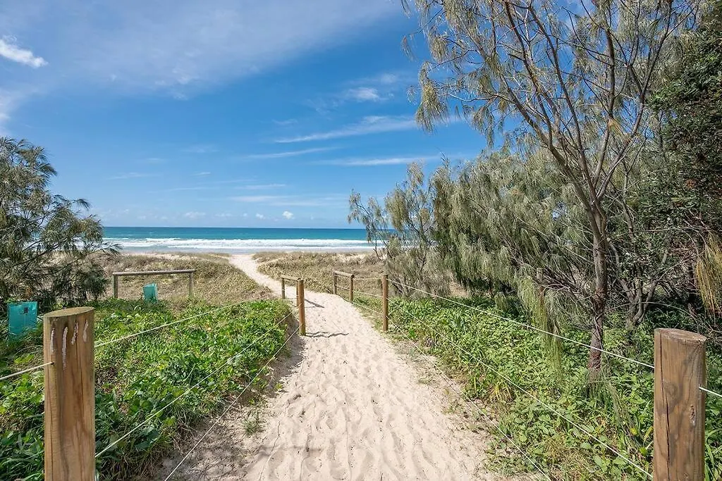 Absolute Beachfront Marcoola 4Bd, Heated Spa Holiday home