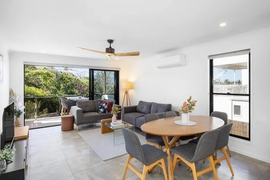 Absolute Beachfront Marcoola 4Bd, Heated Spa